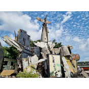 A huge wreckage of a U.S. B-52 bomber shotdown over Hanoi's sky by Vietnam people.